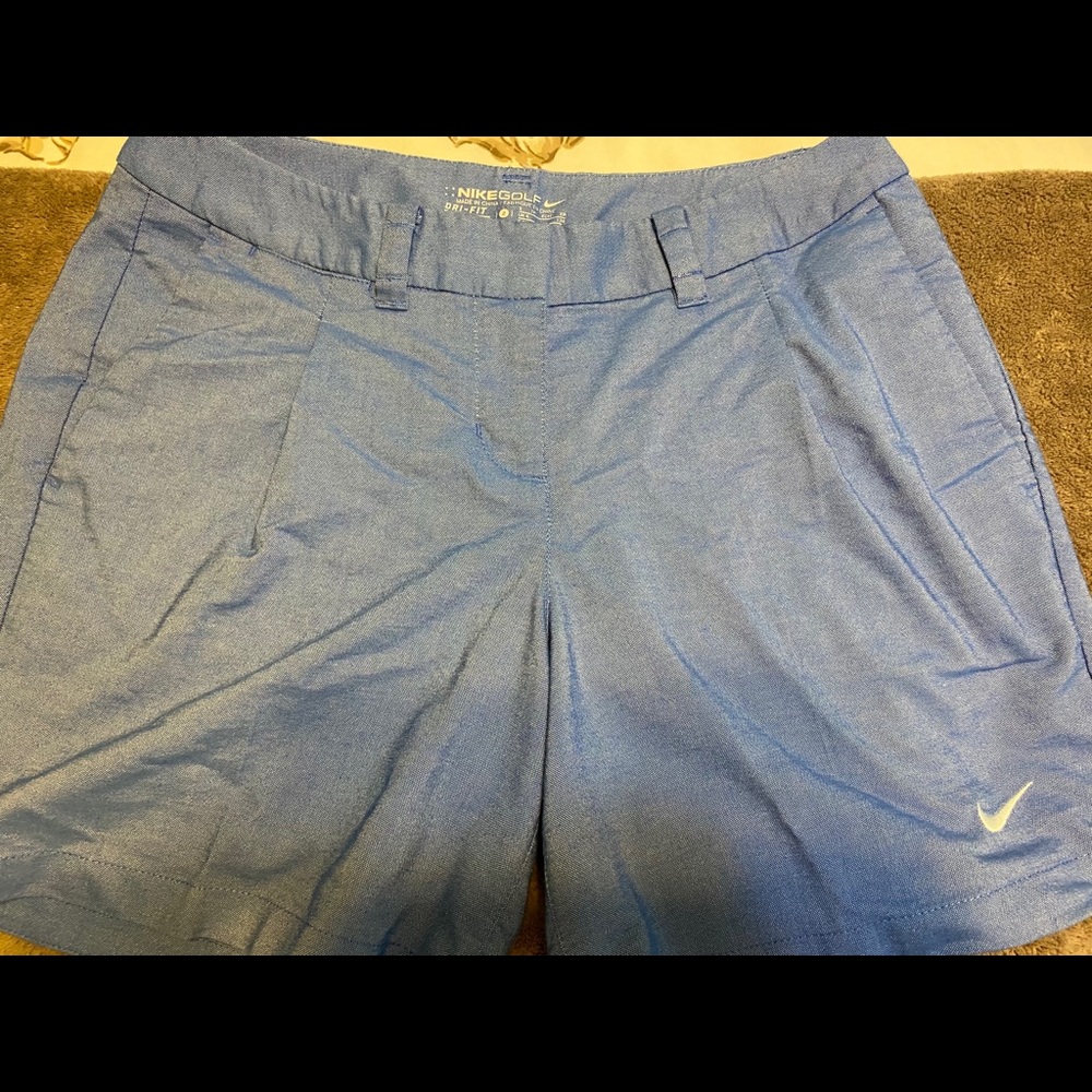 Nike Golf is womens shorts - size 2